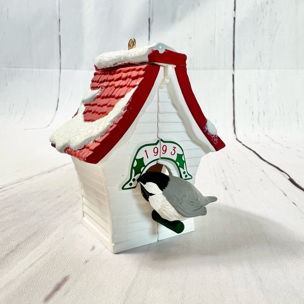 1993 Hallmark Keepsake Peep Inside Birdhouse Christmas Ornament Vintage